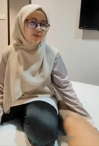Main Sama Bu Guru Hijab