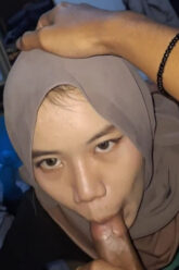 HIJAB Pacaran Telan Mani