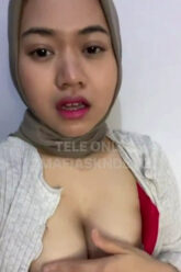 RINA SPG Jilbab Masih Malu Malu
