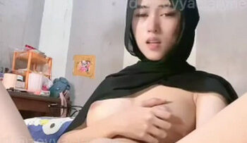 ZOYA Hijab Ngocok Di Kamar