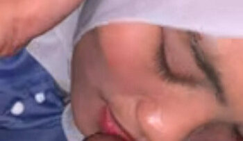 Pembantu Hijab Oral Sotong