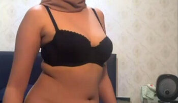 YUANITA Hijab Doyan Colmek