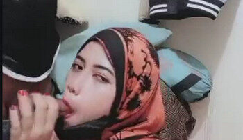 YANTI Hijab Nyedot Sotong