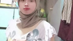 NISYA Hijab Totalitas Bogel Ngocok