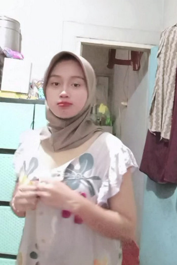 NISYA Hijab Totalitas Bogel Ngocok Klimaks