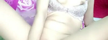 JANICE Colok Memek Pakai Pentungan