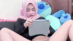 LAURA HIJAB Horny Liat Bokep