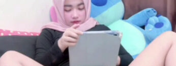 LAURA HIJAB Horny Liat Bokep
