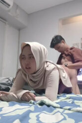 NGAJAKIN Pacar Hijab Ngentod Di Hotel