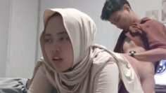 NGAJAKIN Pacar Hijab Ngentod Di Hotel