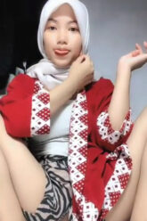 YASMIN Jilbab Colok Dildo Hingga Botol