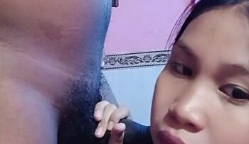 DEWI Ngewe Longdur Crot Mulut