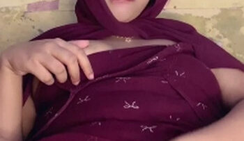 Dedenay HIjab Ngocok pakai Jari