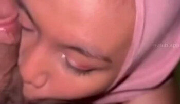 HIJAB Ketagihan Ngisep Biji Telor