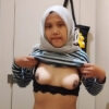 KARYAWATI Hijab Suka Rekam Bogel Di Toilet