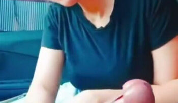 KIARA Nyepong Di Mobil