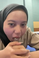 PERAWAT Hijab Nekad COlok DIldo Di Tempat Pasien