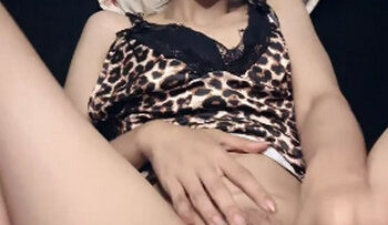 RINI Klimaks Bergetar