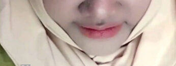 YUTARI Hijab Cantik Tobrut Main DIldo