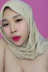 UHKTY Tobrut Pamer Memek Depan Kamera